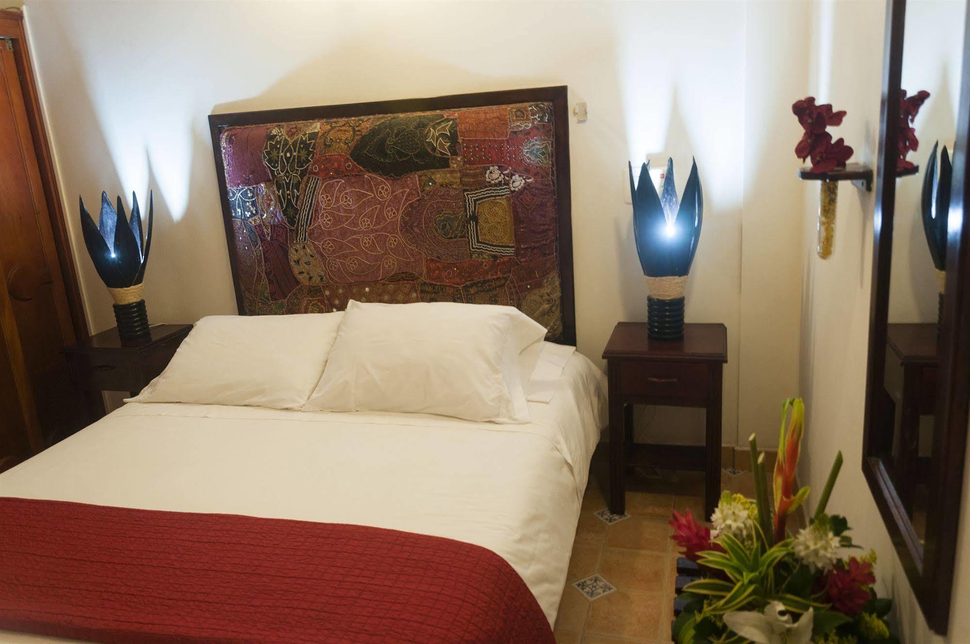 Hotel Casa Del Curato à Cartagène Extérieur photo