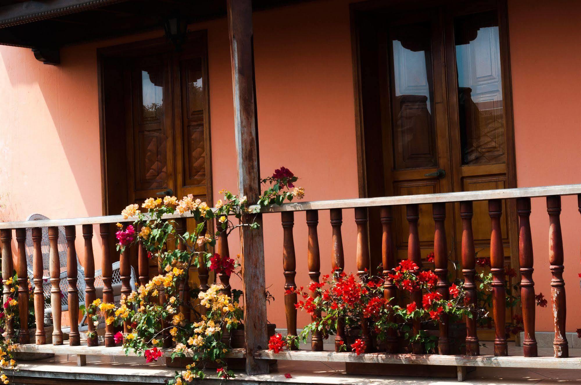 Hotel Casa Del Curato à Cartagène Extérieur photo